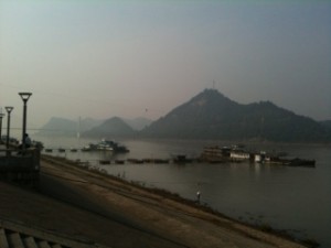 Yangtse at Yichang 2 - June 2013